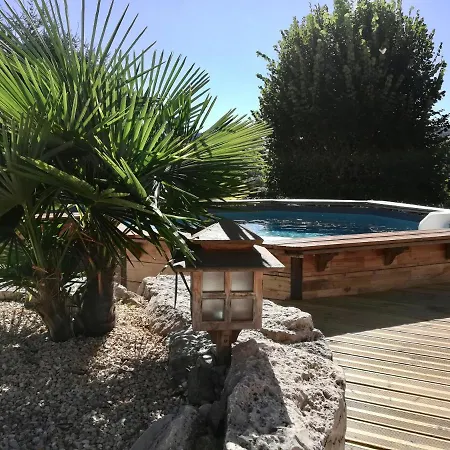 D'hotes Le Clos Bed & Breakfast 3*