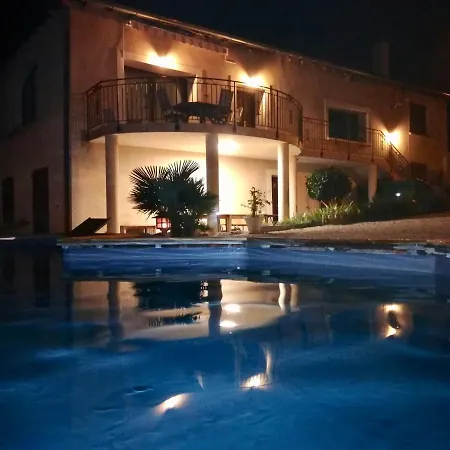D'hotes Le Clos Bed & Breakfast